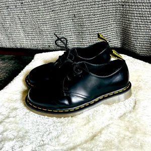 Cutie Doc Martens oxfords with transparent sole!